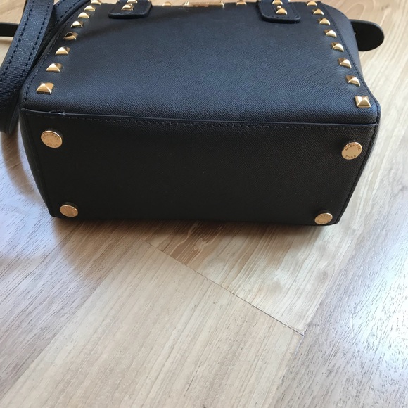 Michael Kors studded sandrine handbag/purse - Picture 5 of 8